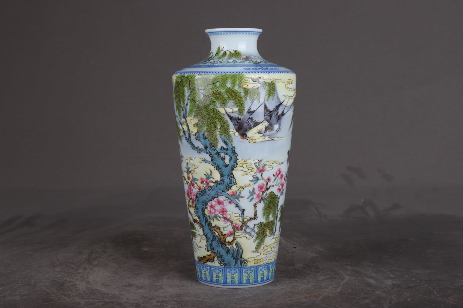 An Exquisite Enamel Flower and Bird Pattern Vase: An Exquisite Enamel Flower and Bird Pattern Vase,Qing Dynasty, China,Yongzheng Six-character Mark,Size:7.1inx3.6in