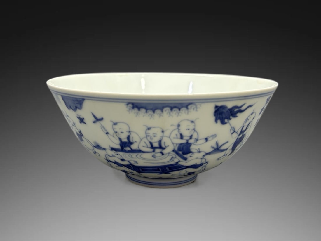 An Exquisite Blue and White Figures Pattern Bowl: An Exquisite Blue and White Figures Pattern Bowl,Ming Dynasty, China,Chenghua Six-character Mark,Size:2.7inx6.1in