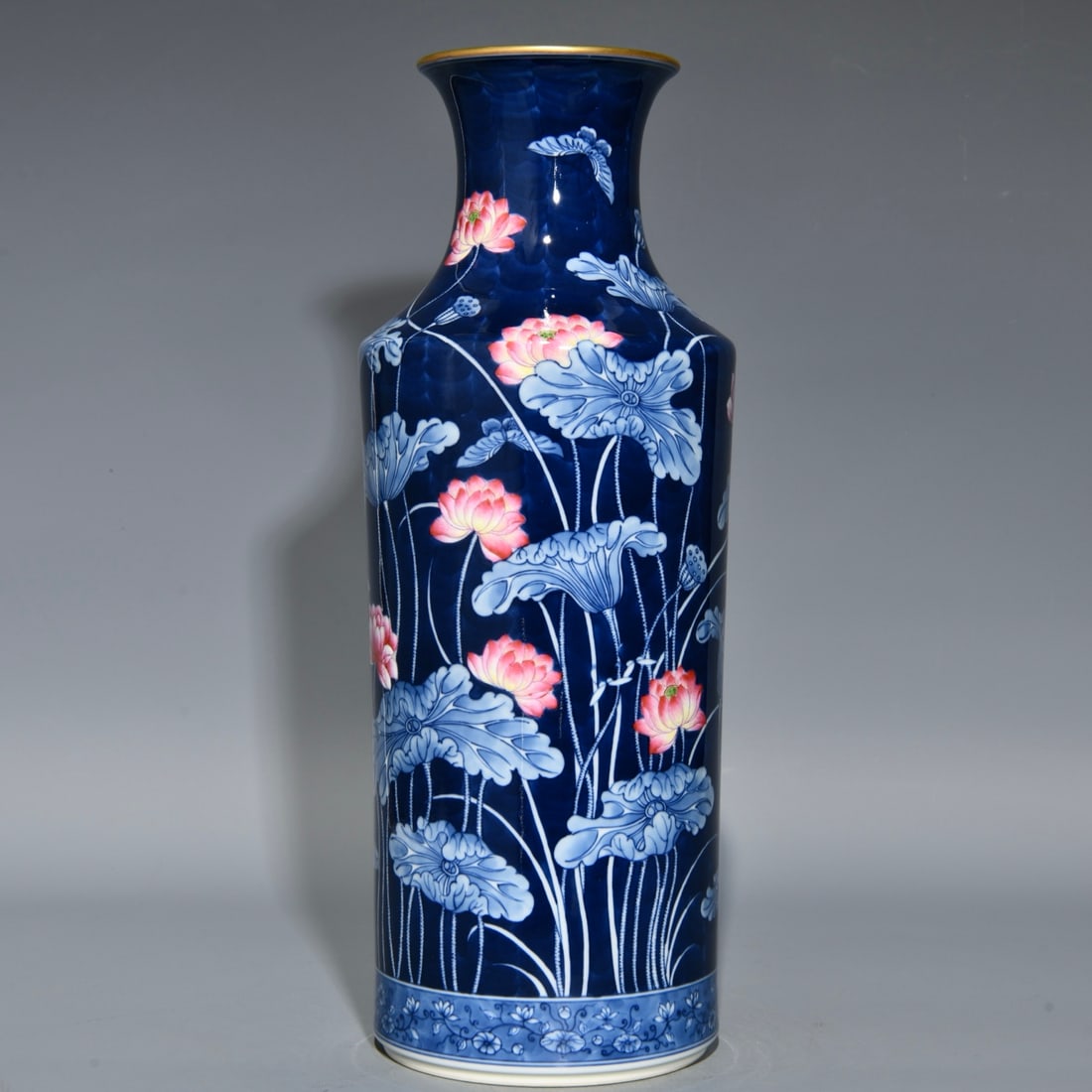 An Exquisite Blue and White Famille-Rose Lotus Pattern Vase: An Exquisite Blue and White Famille-Rose Lotus Pattern Vase,Qing Dynasty, China,Kangxi Six-character Mark,Size:13.7inx5.3in 青花粉彩莲纹瓶,中国