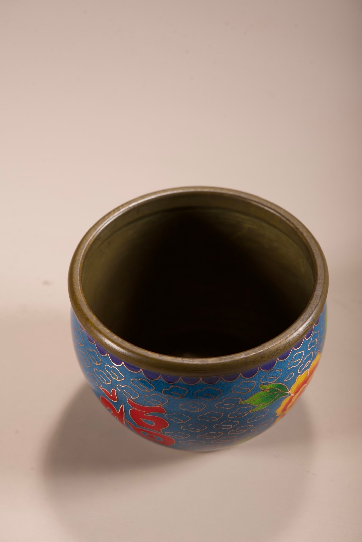 An Exquisite Cloisonne Flower Pattern Vat - 3