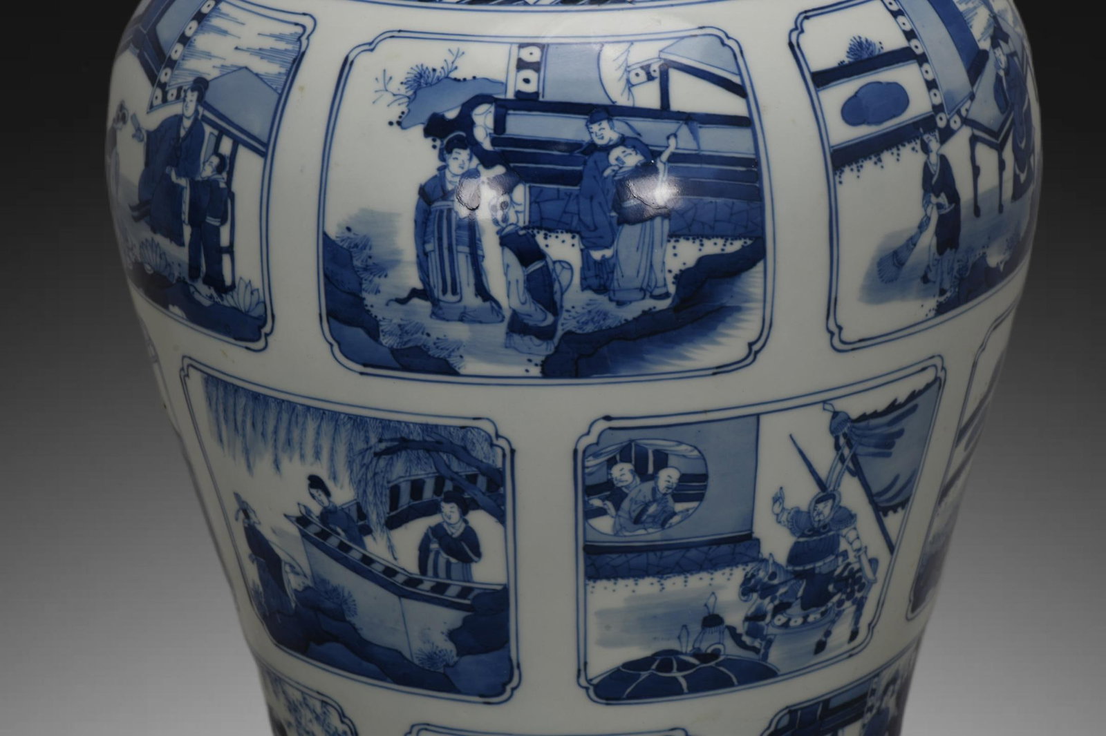 An Exquisite Blue and White Figures Pattern Jar - 3