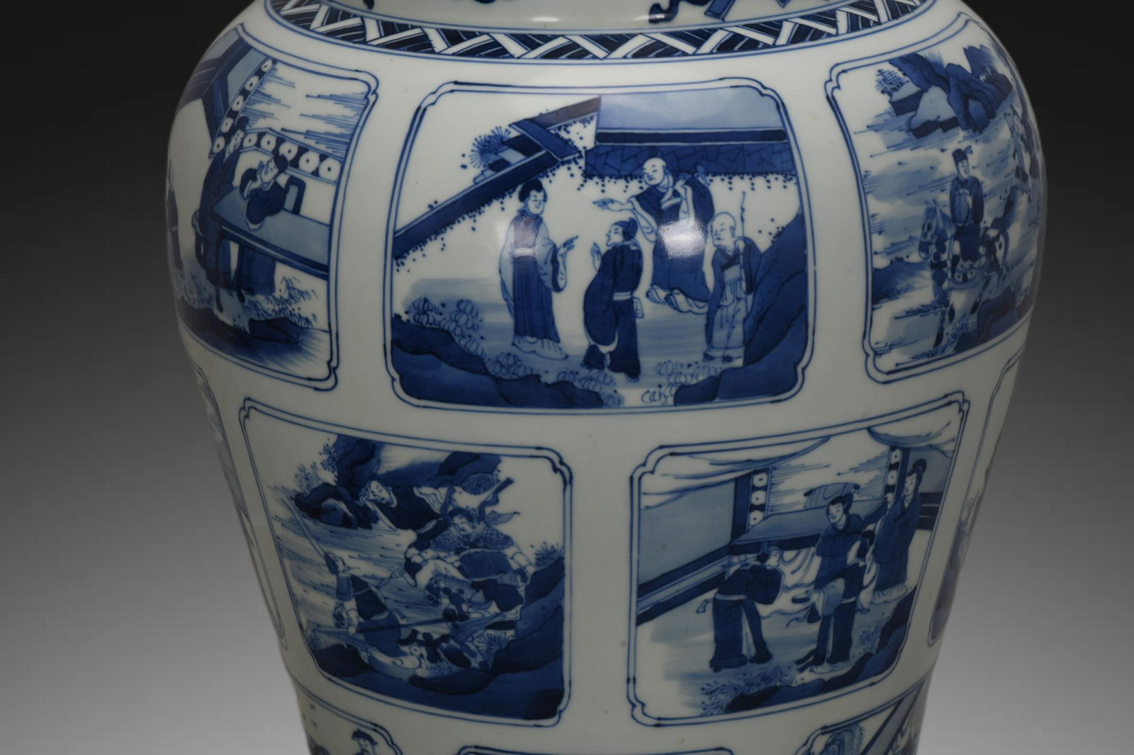 An Exquisite Blue and White Figures Pattern Jar - 5
