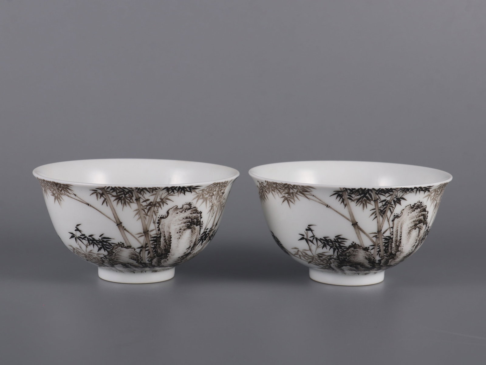A pair of Exquisite Ink Color Bamboo Pattern Bowl: A pair of Exquisite Ink Color Bamboo Pattern Bowl,Qing Dynasty, China,Yongzheng Four-character Mark,Size:2.4inx4.4in 一对墨彩竹纹碗,中国清&#