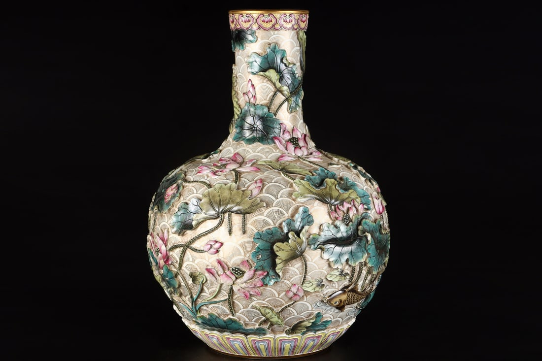 An Exquisite Famille-Rose Painted Gold Fish and Lotus Pattern Vase: An Exquisite Famille-Rose Painted Gold Fish and Lotus Pattern Vase,Qing Dynasty, China,Qianlong Six-character Mark,Size:20.9inx15in 粉彩描金鱼藻纹瓶,