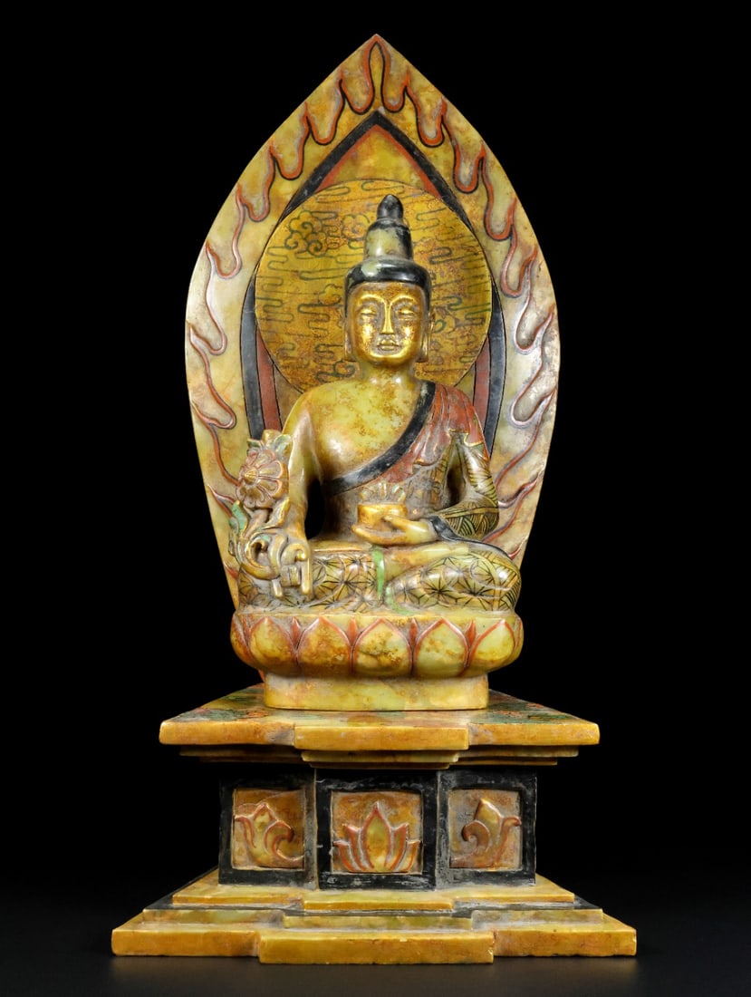 An Exquisite Hotan Jade Buddha Statue Ornament: An Exquisite Hotan Jade Buddha Statue Ornament,Han Dynasty, China,Size:9.1inx6.3inx17.7in,Weight:9540g 和田玉佛像摆件,中国汉代
