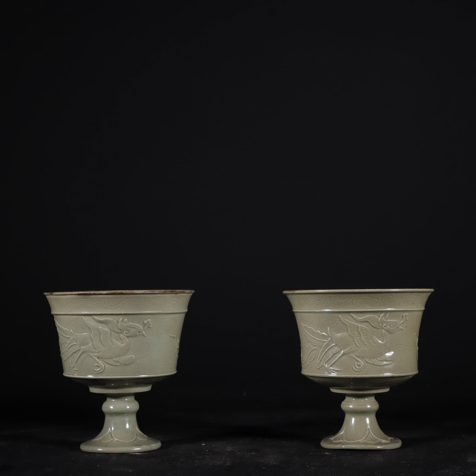 A pair of Exquisite Yue Kiln Celadon Glazed Phoenix Pattern Cup (1 of 9)
