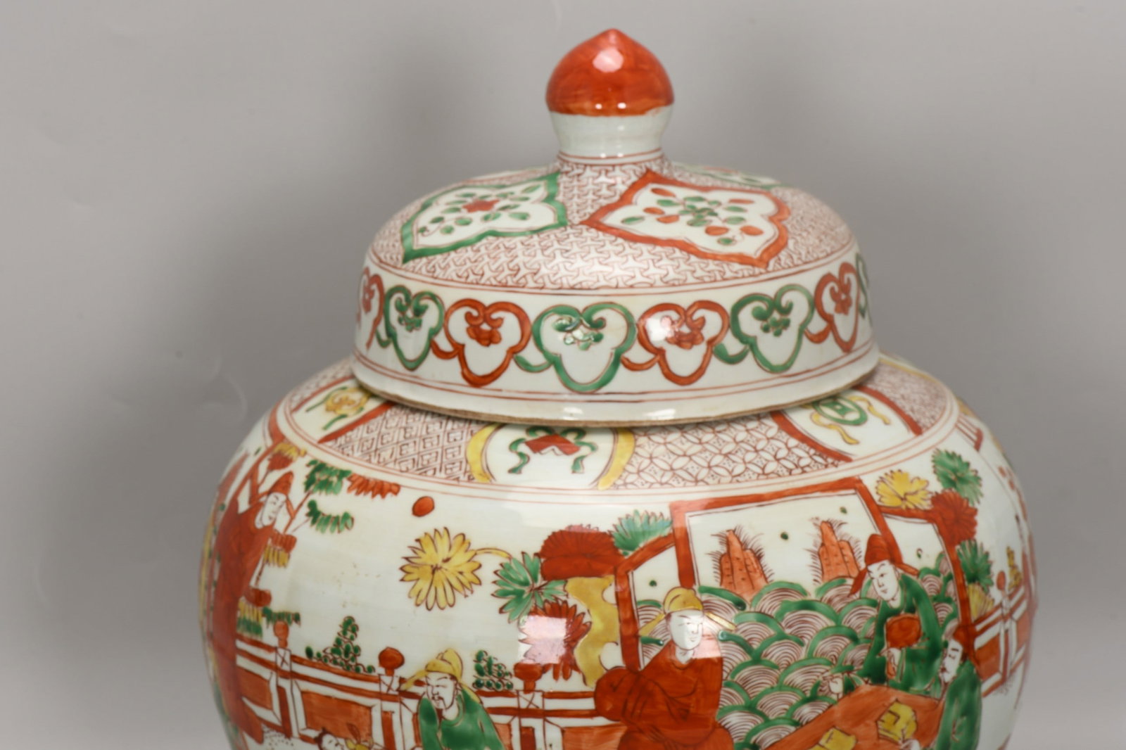 An Exquisite Wucai Figures Pattern Jar - 3