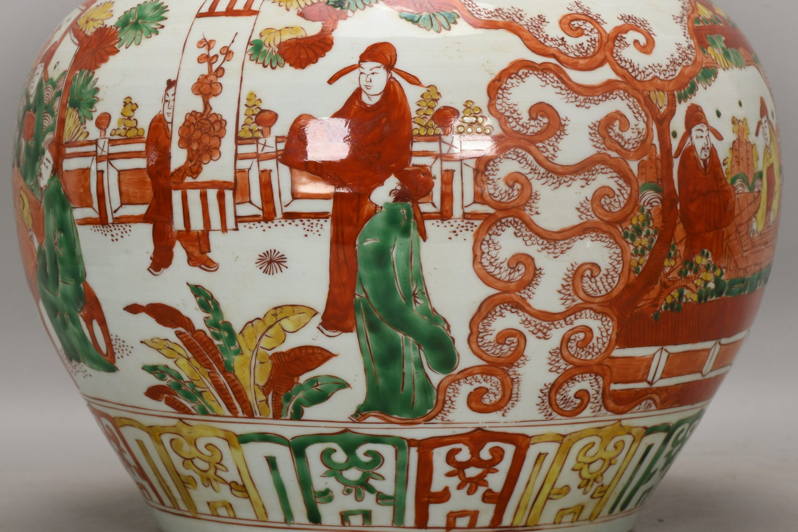 An Exquisite Wucai Figures Pattern Jar - 5
