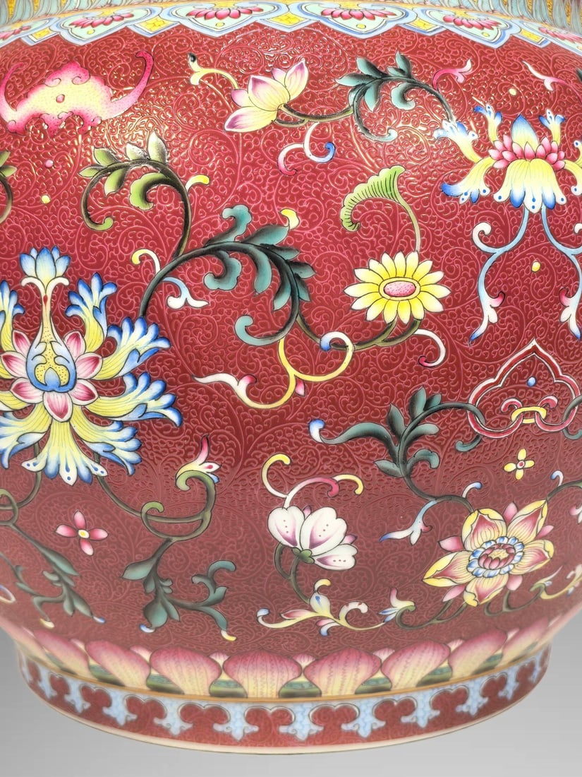An Exquisite Enamel Ruby Red-Glazed Lotus Pattern Jar - 2