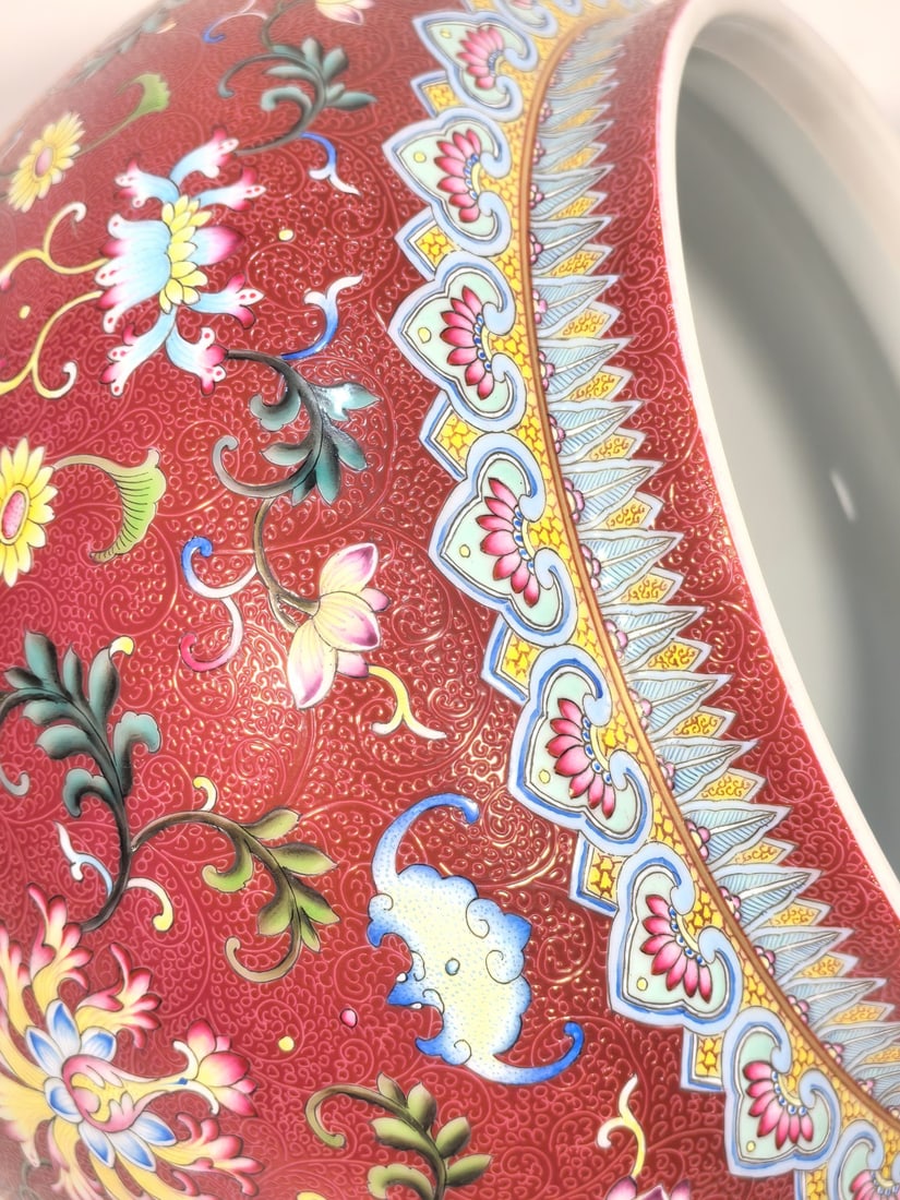 An Exquisite Enamel Ruby Red-Glazed Lotus Pattern Jar - 6