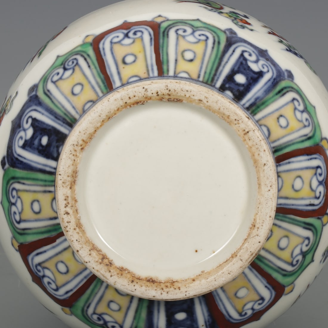 An Exquisite Wucai Phoenix Pattern Vase - 9