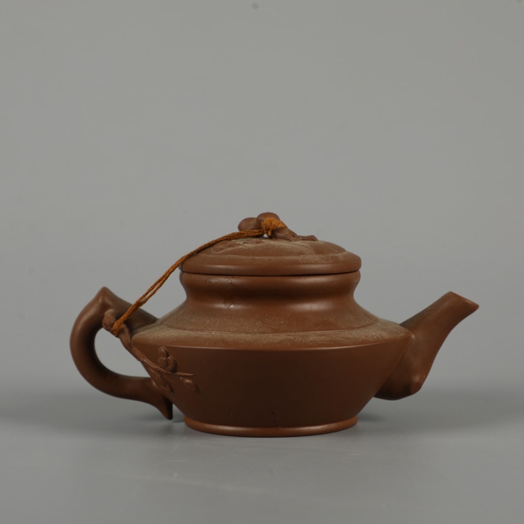 An Exquisite Purple Sands Flower Pattern Teapot (1 of 9)