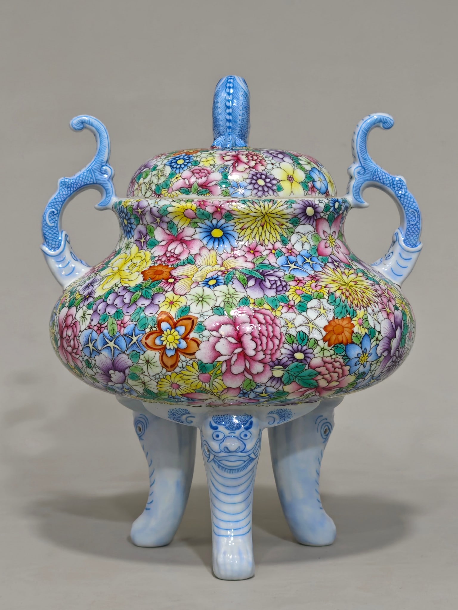 An Exquisite Famille-Rose Flower Pattern Double-Ears Censer: An Exquisite Famille-Rose Flower Pattern Double-Ears Censer,Qing Dynasty, China,Qianlong Four-character Mark,Size:9.4inx7.9in 粉彩花卉纹双耳香薰,&
