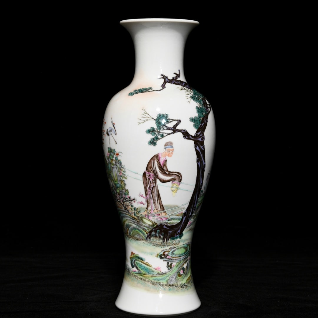 An Exquisite Wucai Figures Pattern Vase - 2