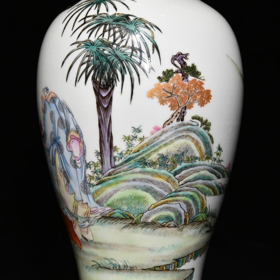 An Exquisite Wucai Figures Pattern Vase - 7