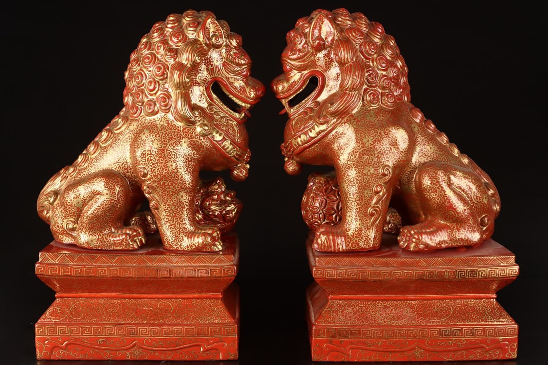 A pair of Exquisite Iron-Red Painted Gold Lion Ornament: A pair of Exquisite Iron-Red Painted Gold Lion Ornament,Qing Dynasty, China,Size:13inx7.9in 一对矾红描金狮摆件,中国清代