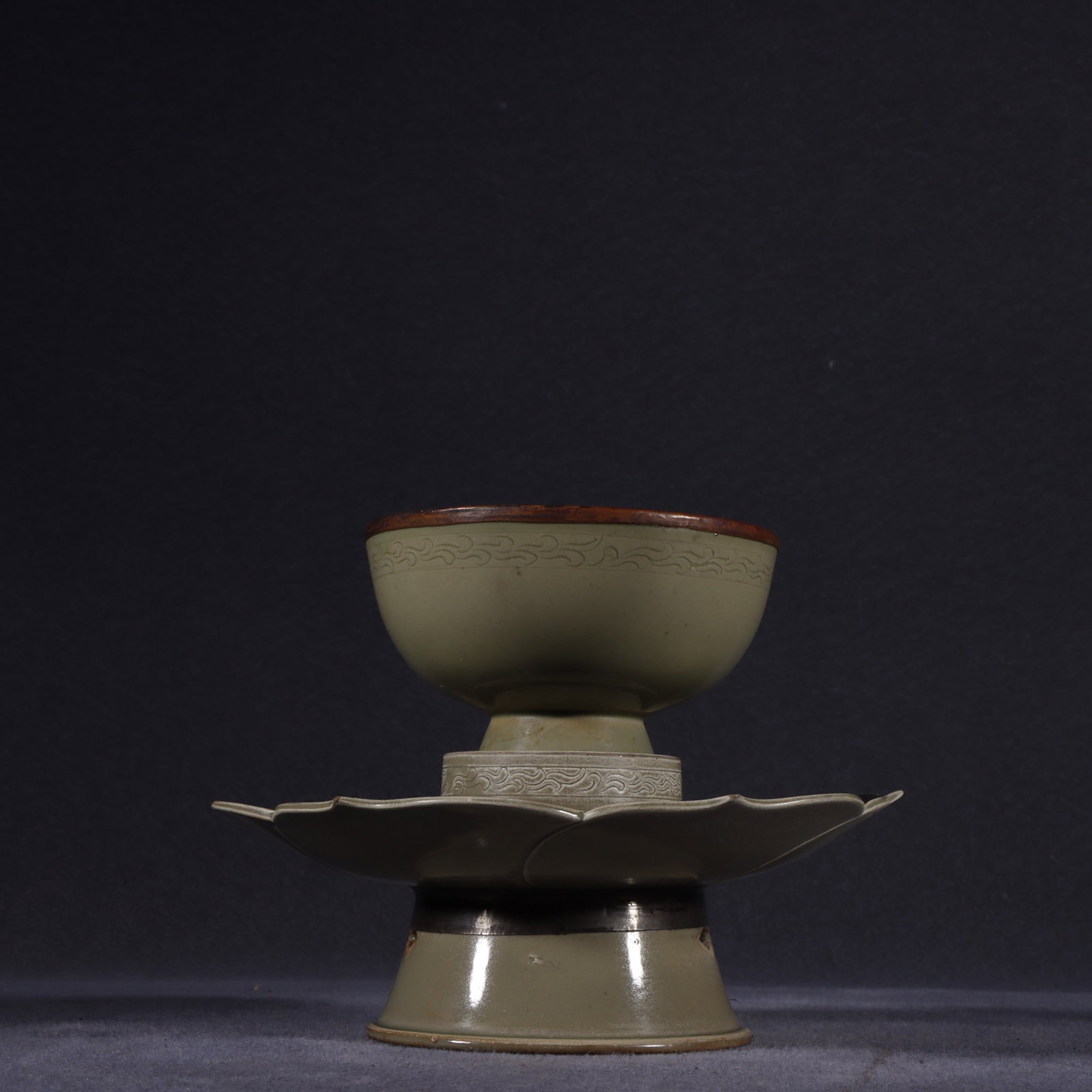 An Exquisite Yue Kiln Celadon Glazed Bronze Mounts Buckle Bowl: An Exquisite Yue Kiln Celadon Glazed Bronze Mounts Buckle Bowl,Five Dynasties,Size:4.3inx5.9in 越窑青瓷镶铜扣碗,五代