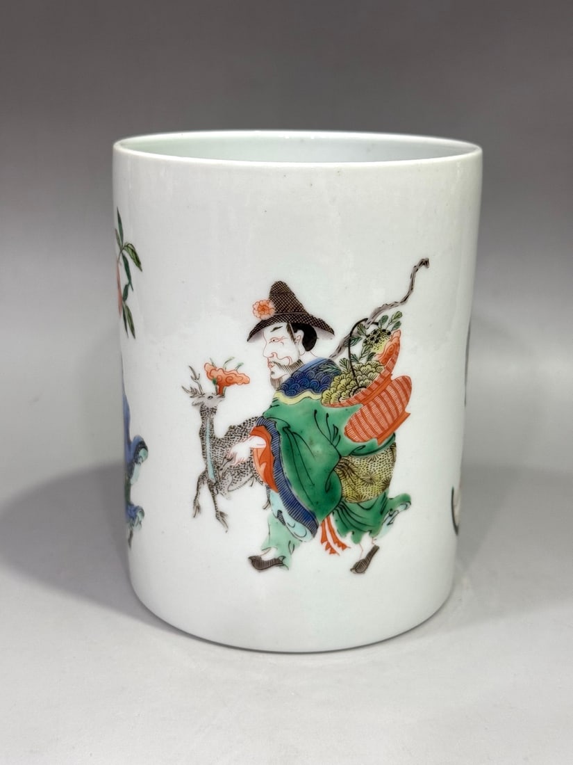 An Exquisite Wucai Figures Pattern Brush Pot: An Exquisite Wucai Figures Pattern Brush Pot,Republic of China,Size:5.9inx4.5in 五彩人物纹笔筒,民国