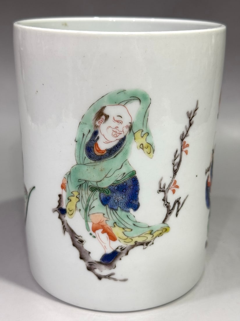 An Exquisite Wucai Figures Pattern Brush Pot - 7