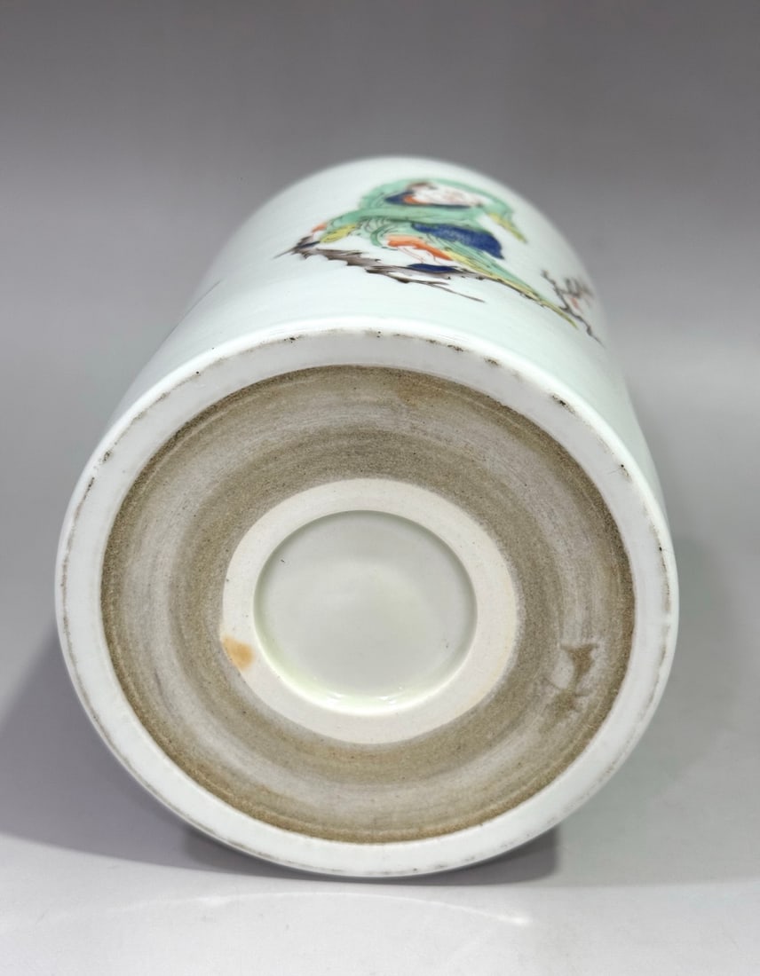 An Exquisite Wucai Figures Pattern Brush Pot - 9