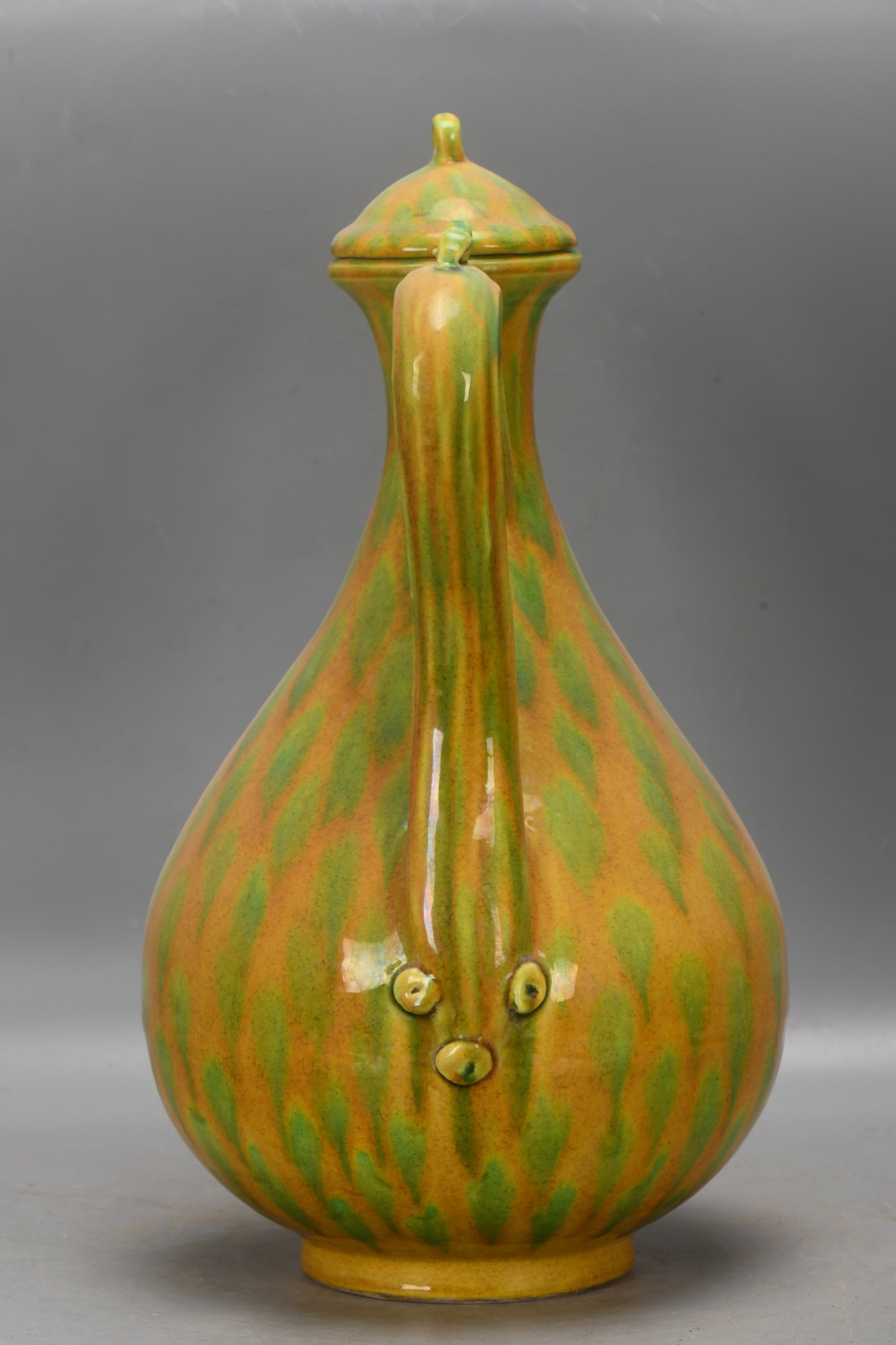 An Exquisite Yellow Glazed Ewer - 2