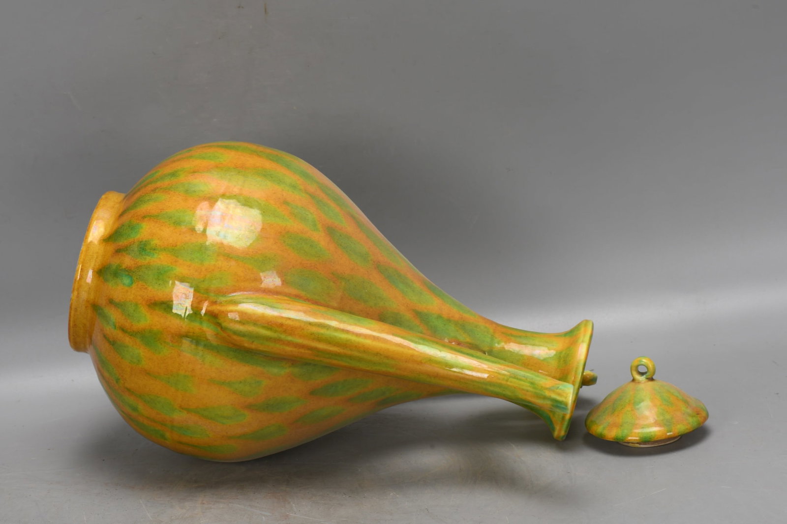 An Exquisite Yellow Glazed Ewer - 6