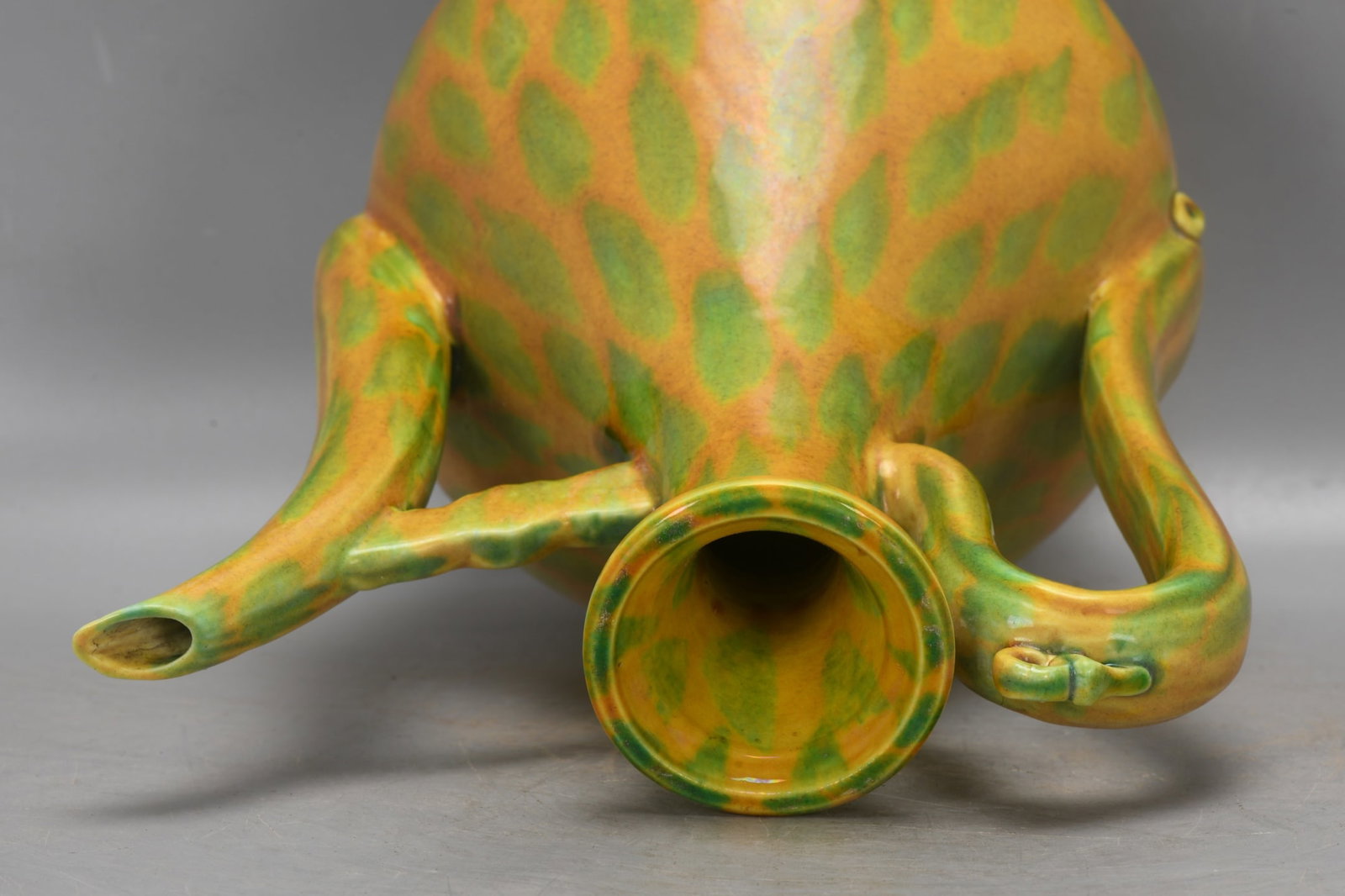 An Exquisite Yellow Glazed Ewer - 7