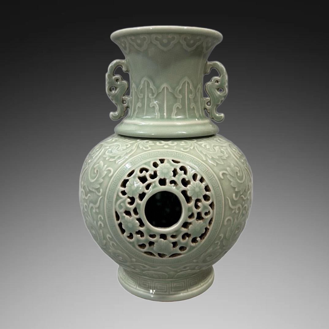 An Exquisite Pea-Green Glazed Lotus Pattern Vase: An Exquisite Pea-Green Glazed Lotus Pattern Vase,Qing Dynasty, China,Qianlong Six-character Mark,Size:5.9inx9.6in