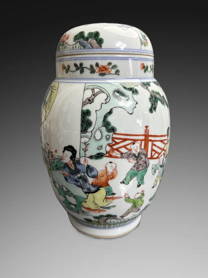 An Exquisite Wucai Figures Pattern Jar - 2