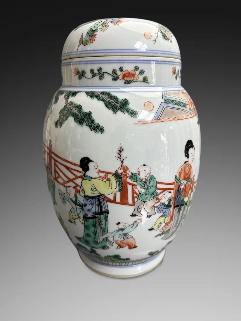 An Exquisite Wucai Figures Pattern Jar - 3