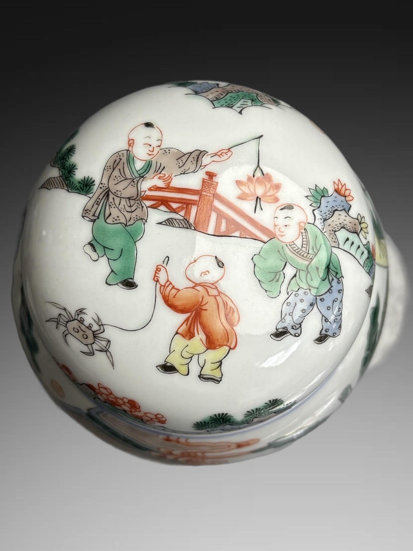 An Exquisite Wucai Figures Pattern Jar - 5