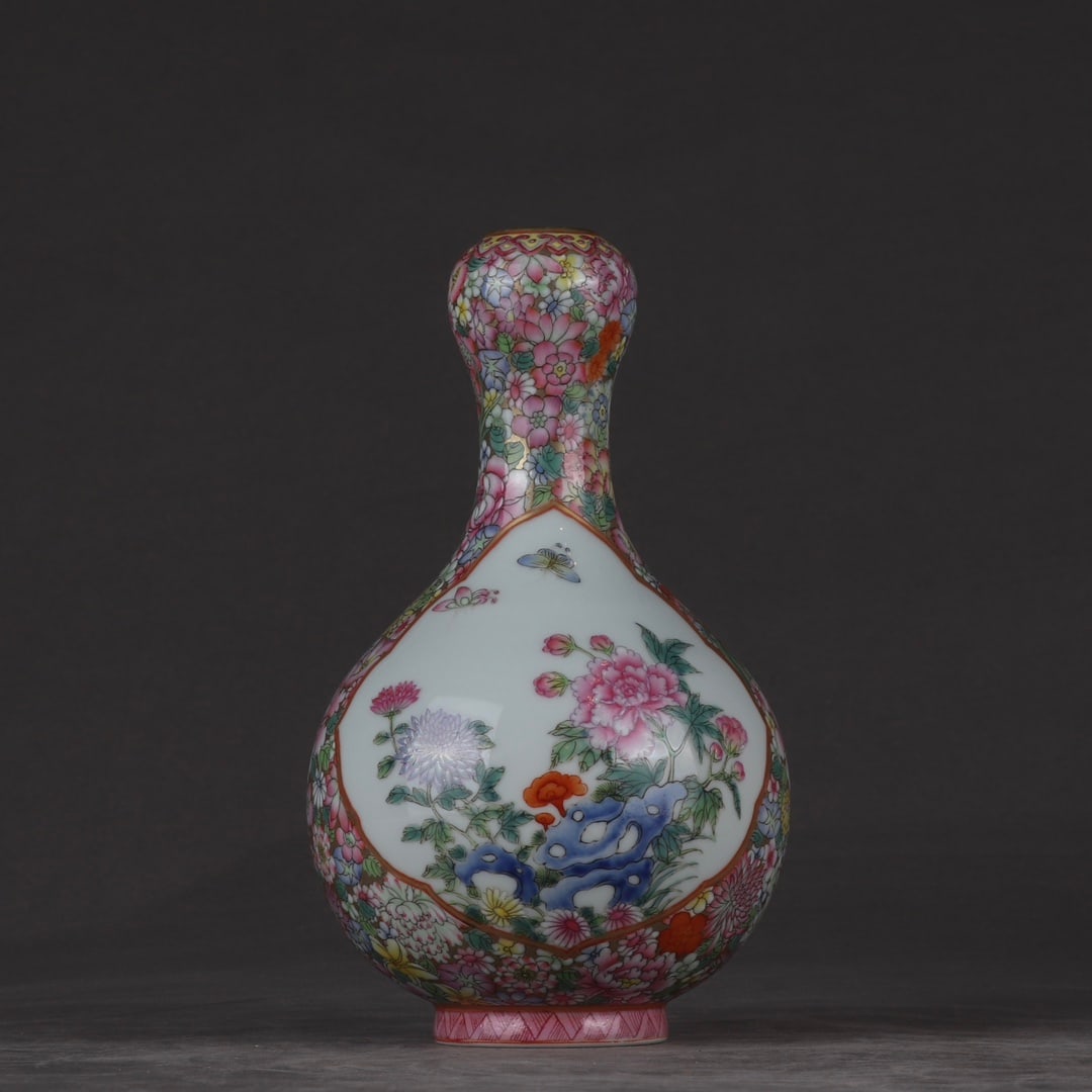 An Exquisite Enamel Flower and Bird Pattern Vase: An Exquisite Enamel Flower and Bird Pattern Vase,Qing Dynasty, China,Qianlong Six-character Mark,Size:7.1inx4.1in