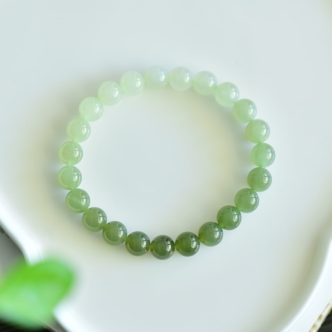 A Exquisite Hotan Jade Bead Bracelet: A Exquisite Hotan Jade Bead Bracelet,Size:0.3inx0.3in 和田玉圆珠手链