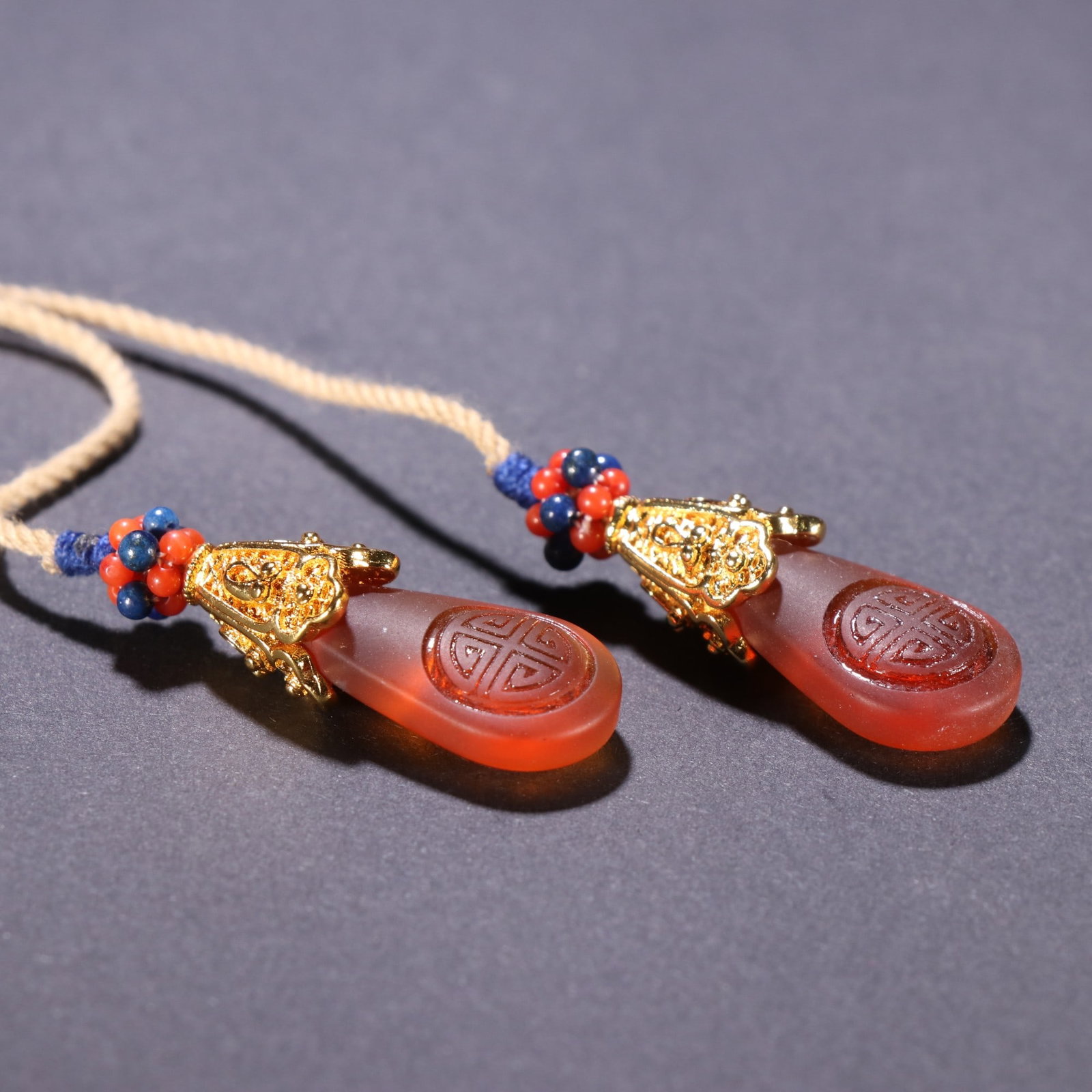 An Exquisite Eaglewood Hand String - 5
