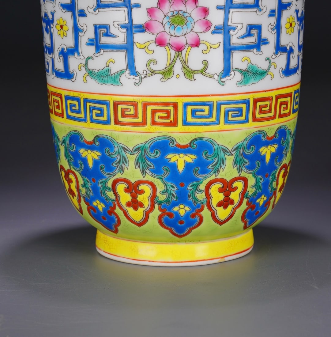 An Exquisite Enamel Dragon Pattern Vase - 7