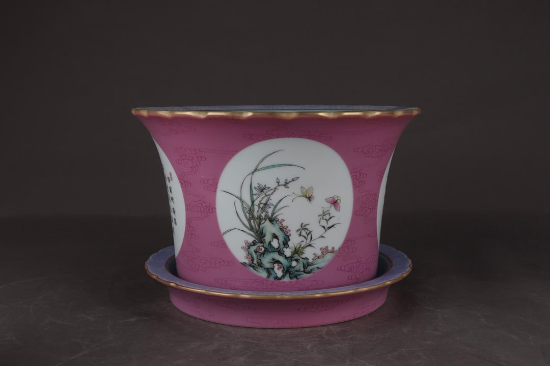 An Exquisite Ruby Red-Glazed Famille-Rose Flower Pattern Basin: An Exquisite Ruby Red-Glazed Famille-Rose Flower Pattern Basin,Qing Dynasty, China,Qianlong Six‑character Mark,Size:7.2inx10.6in 胭脂红粉彩花卉纹&