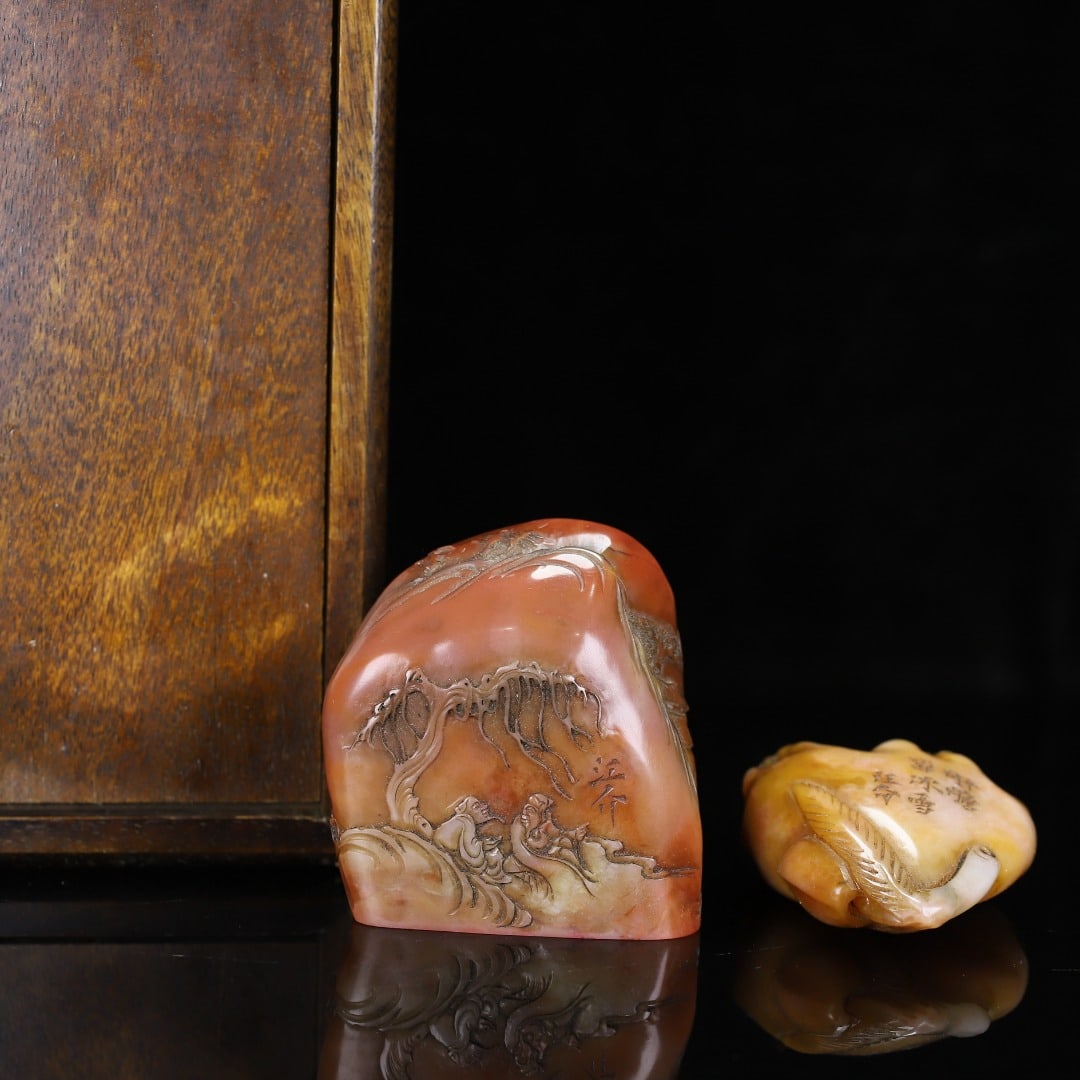 An Exquisite China Shoushan Stone Figures Pattern Seal: An Exquisite China Shoushan Stone Figures Pattern Seal,Republic of China,Size:2.3inx2.1inx0.9in 寿山石人物纹印章,民国