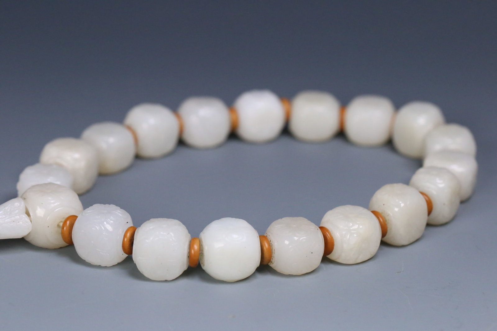 An Exquisite Hotan Jade Flower Pattern Hand String - 2