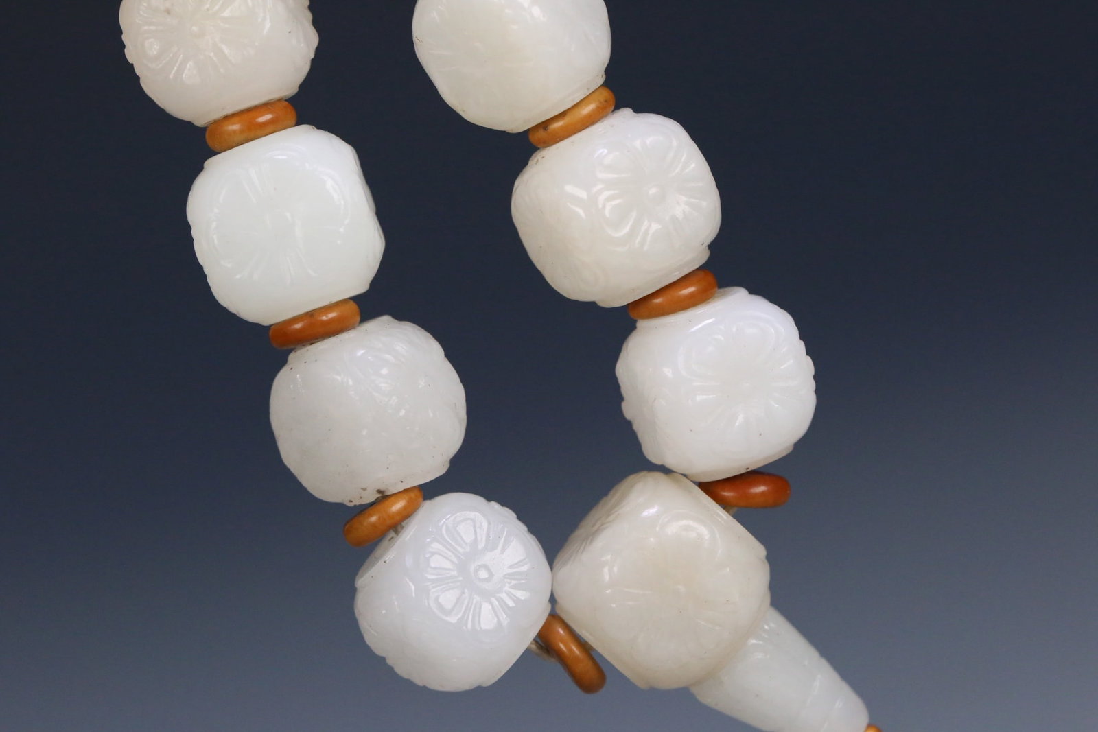 An Exquisite Hotan Jade Flower Pattern Hand String - 4
