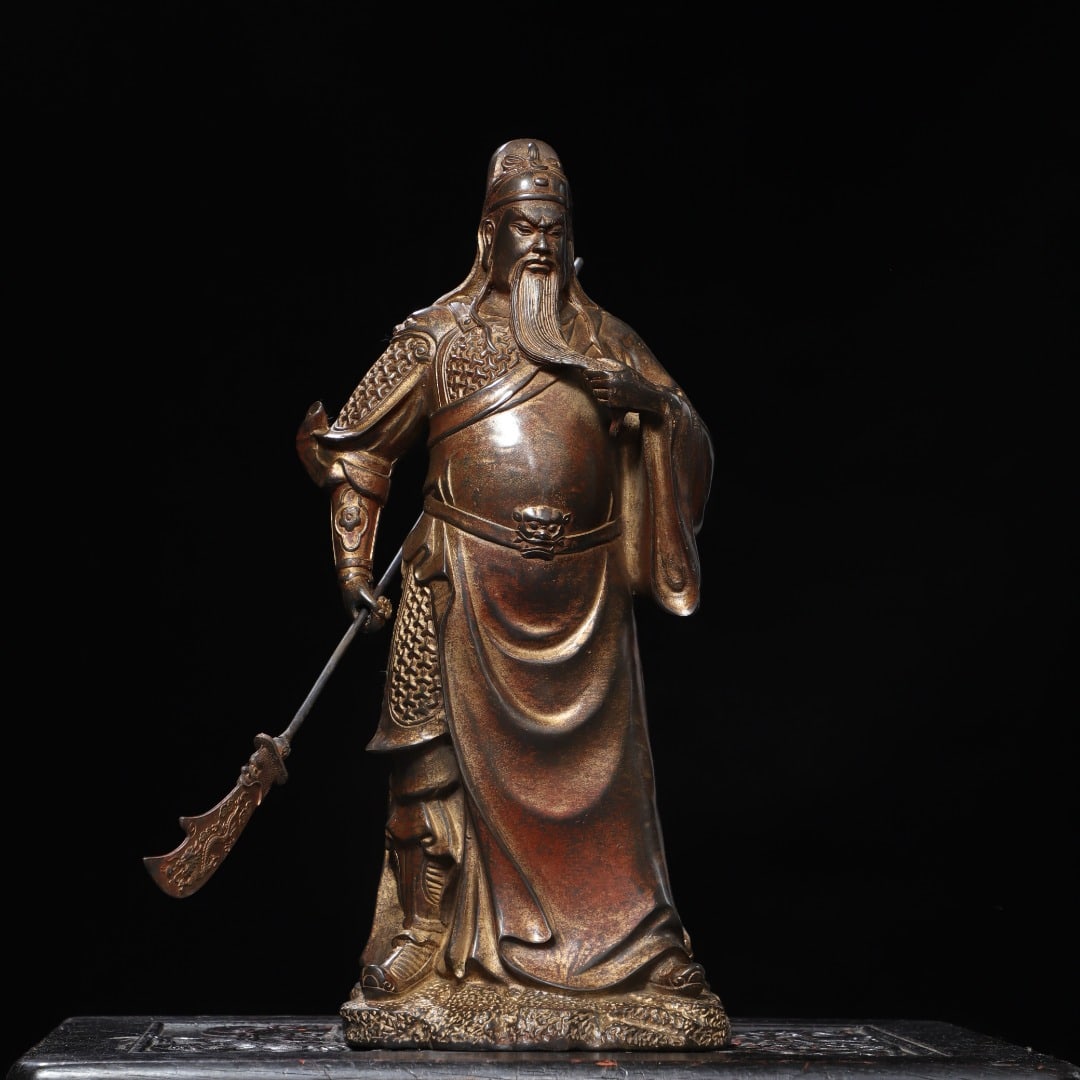 An Exquisite Gilt Bronze Buddha Statue Ornament: An Exquisite Gilt Bronze Buddha Statue Ornament,Qing Dynasty, China,Qianlong Four‑Character Mark,Size:15.4inx6.3inx5.1in,Weight:4660g 铜拓金佛像摆件,