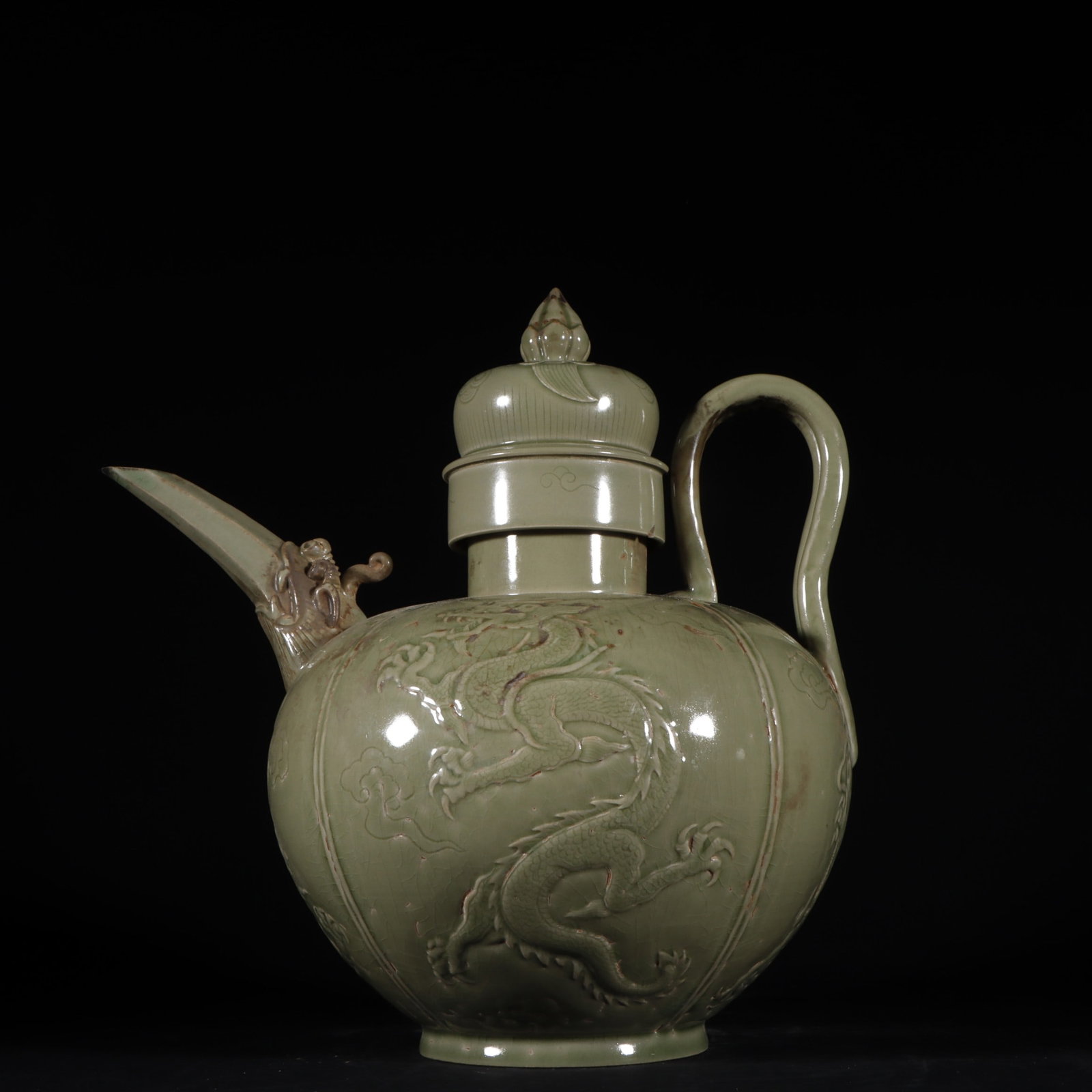 An Exquisite Yue Yao Celadon Dragon Pattern Ewer (1 of 9)
