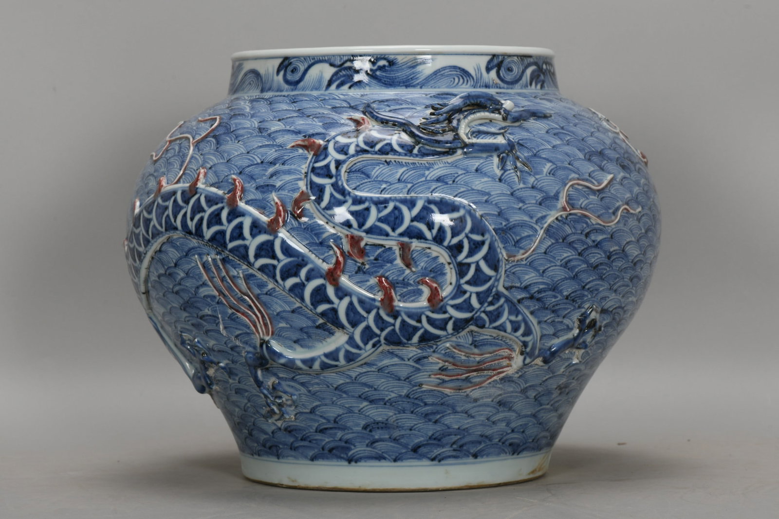 An Exquisite Blue and White Sea Water Dragon Pattern Jar: An Exquisite Blue and White Sea Water Dragon Pattern Jar,Yuan Dynasty, China,Size:11inx8.3inx13in 青花海水龙纹罐,中国元代