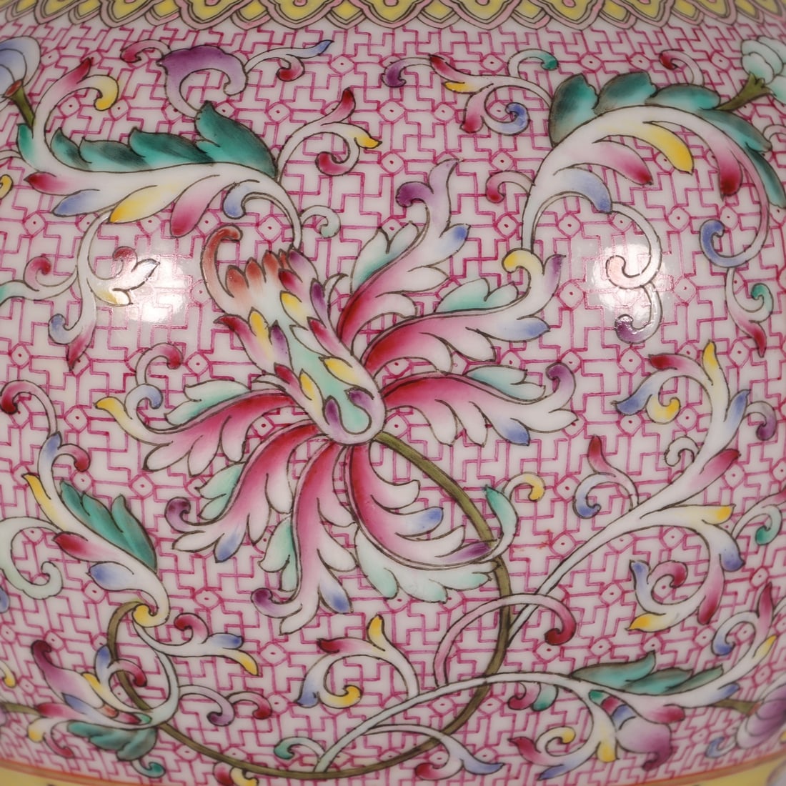 An Exquisite Enamel Figures Pattern Double-Ears Vase - 6