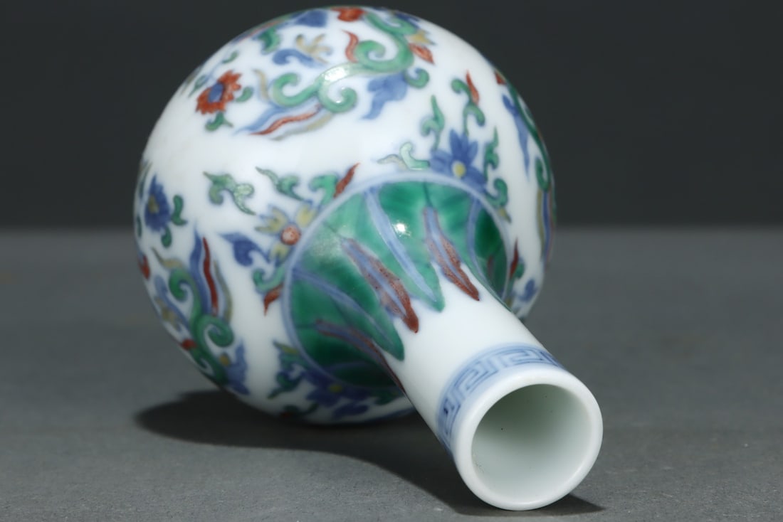 An Exquisite Doucai Dragon Pattern Vase - 7