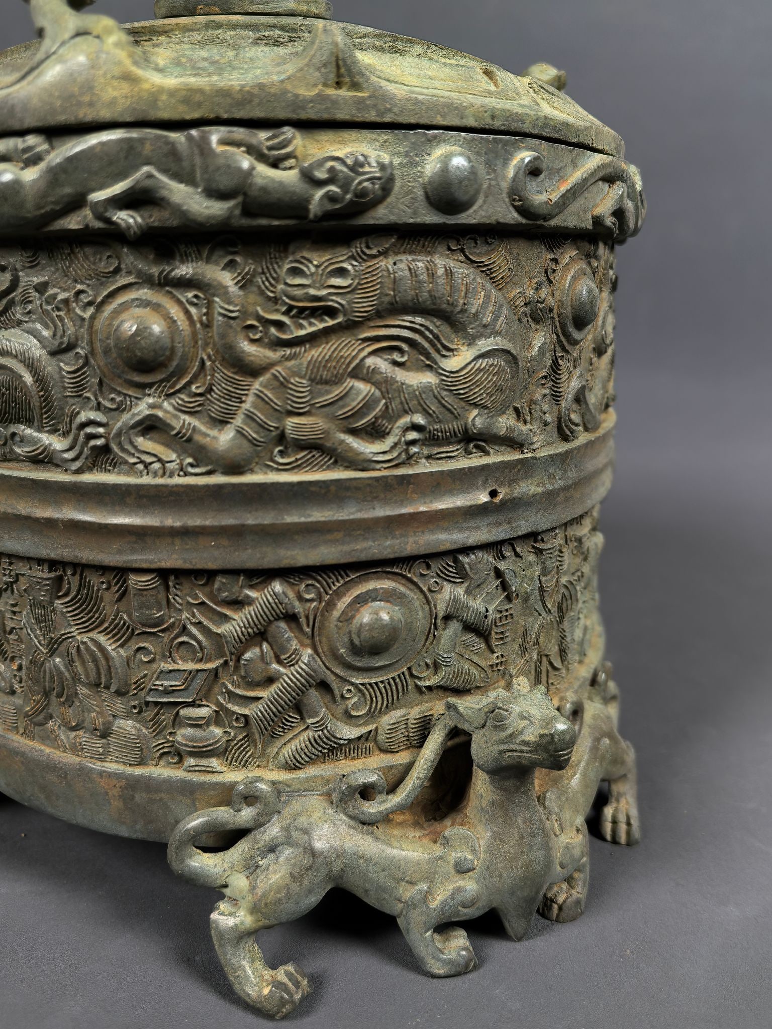 An Exquisite Bronze Dragon Pattern Jar - 3