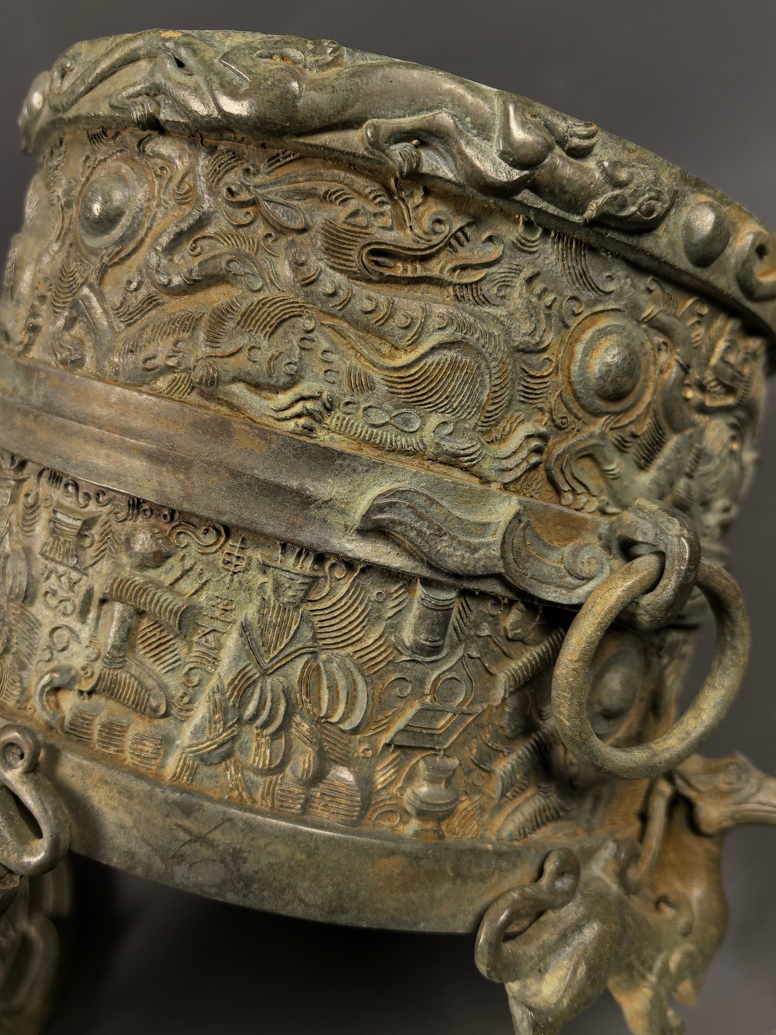An Exquisite Bronze Dragon Pattern Jar - 7