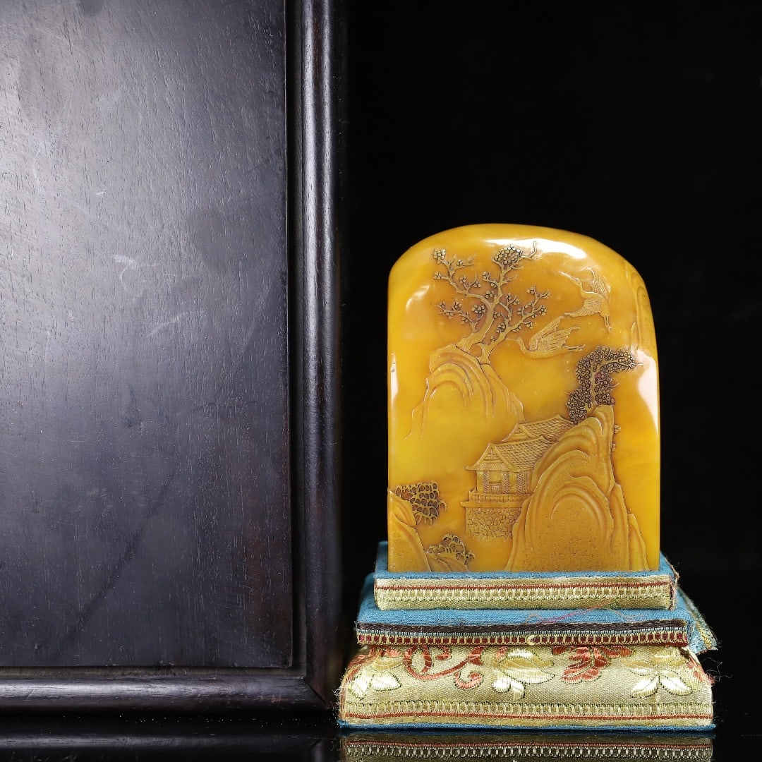 An Exquisite China Tianhuang Stone Landscape Pattern Seal: An Exquisite China Tianhuang Stone Landscape Pattern Seal,Republic of China,Size:3.9inx3inx1.5in 田黄石山水纹印章,民国