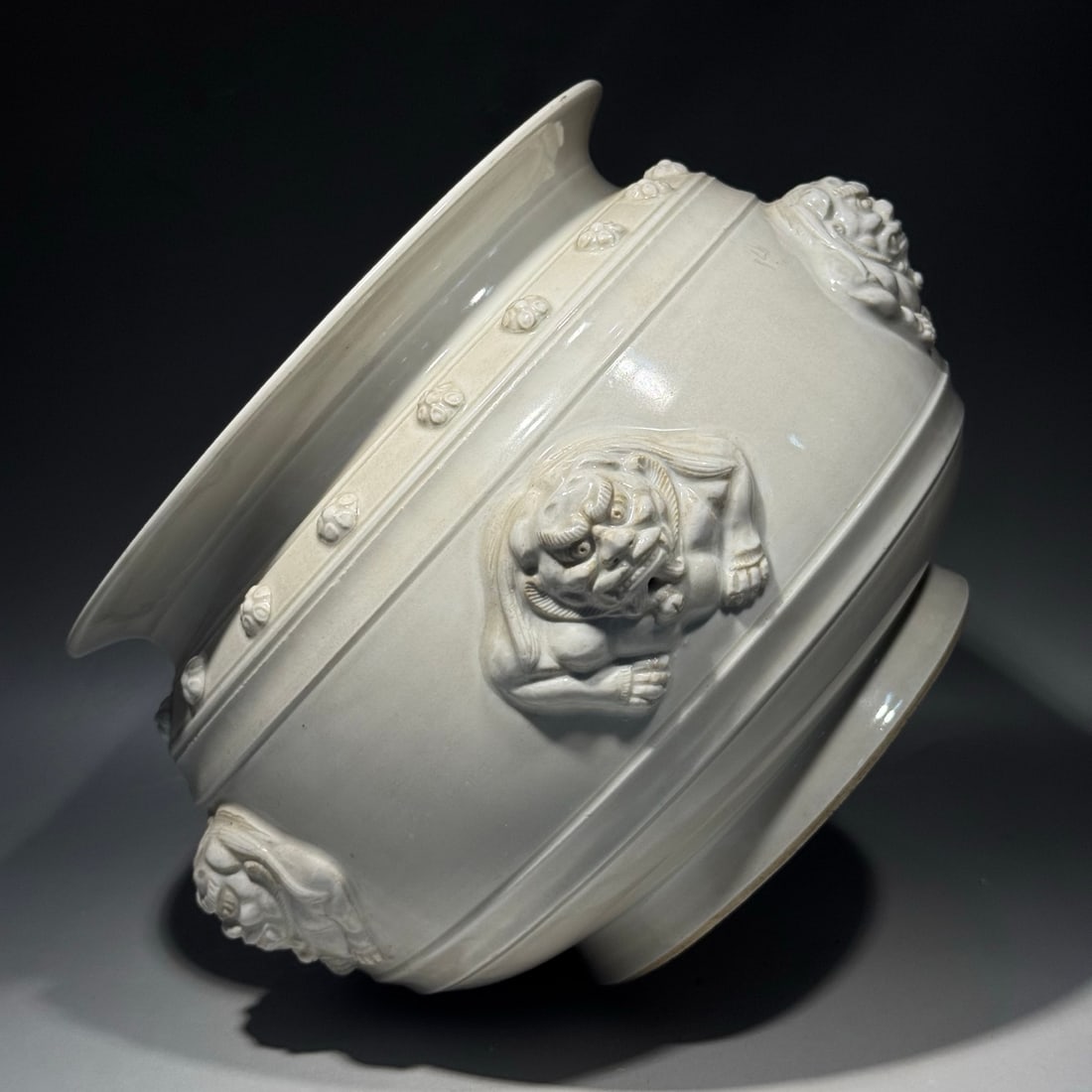An Exquisite Xing Yao White Glazed Stud Pattern Jar - 3