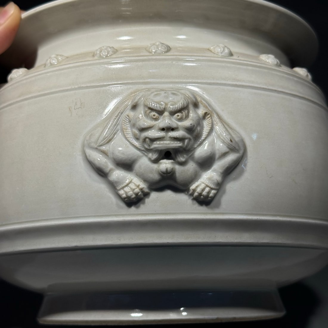 An Exquisite Xing Yao White Glazed Stud Pattern Jar - 4