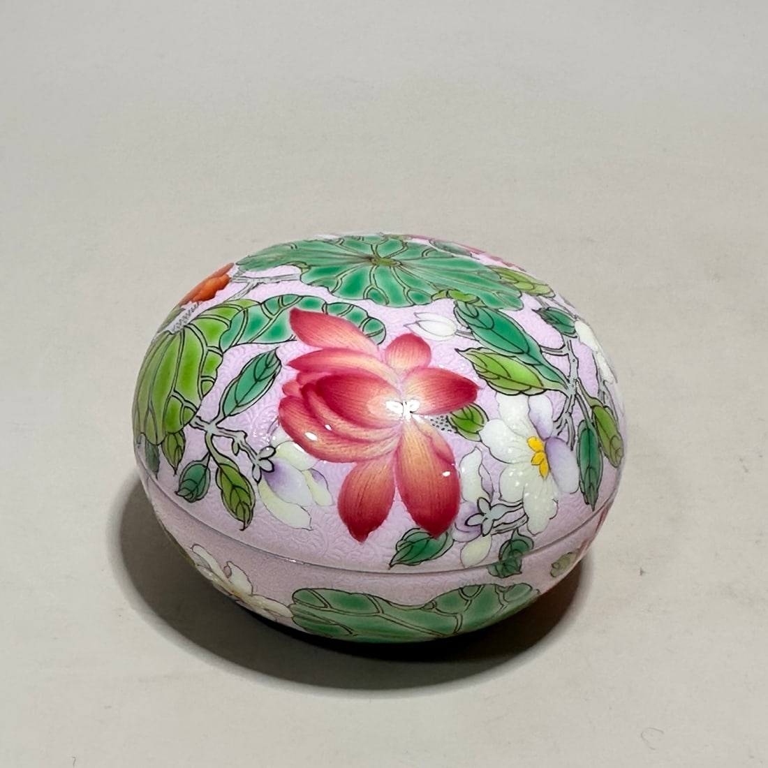 An Exquisite Enamel Flower Pattern Box - 6